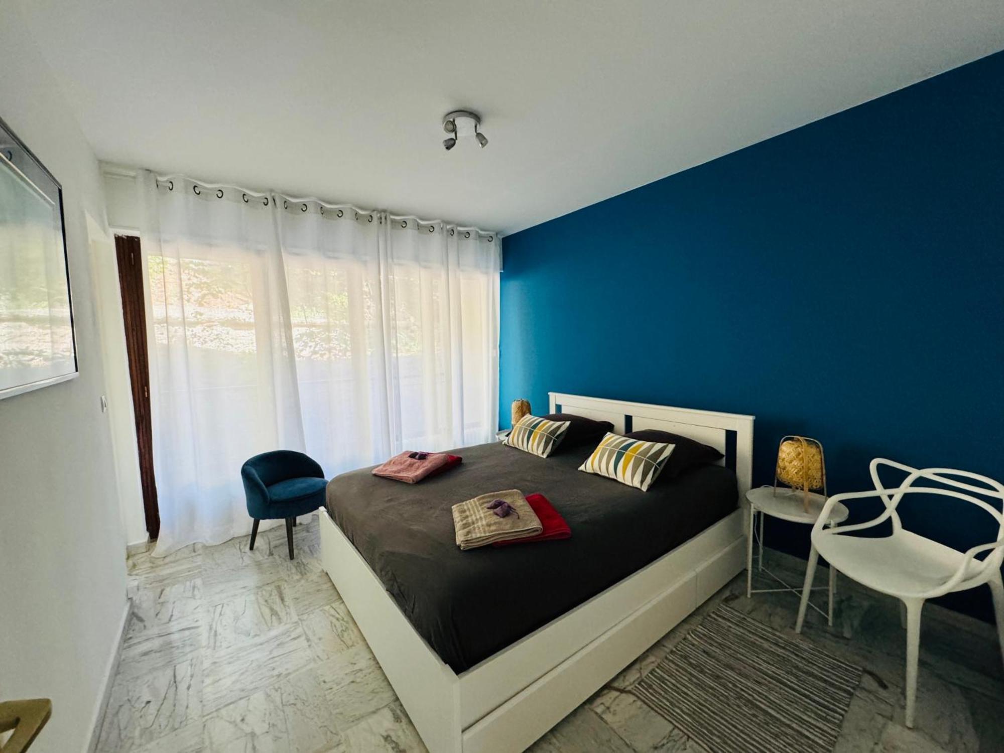 Bandol Roc Beach Vue Mer Grand T3 Face A La Plage Avec Parking Eksteriør billede